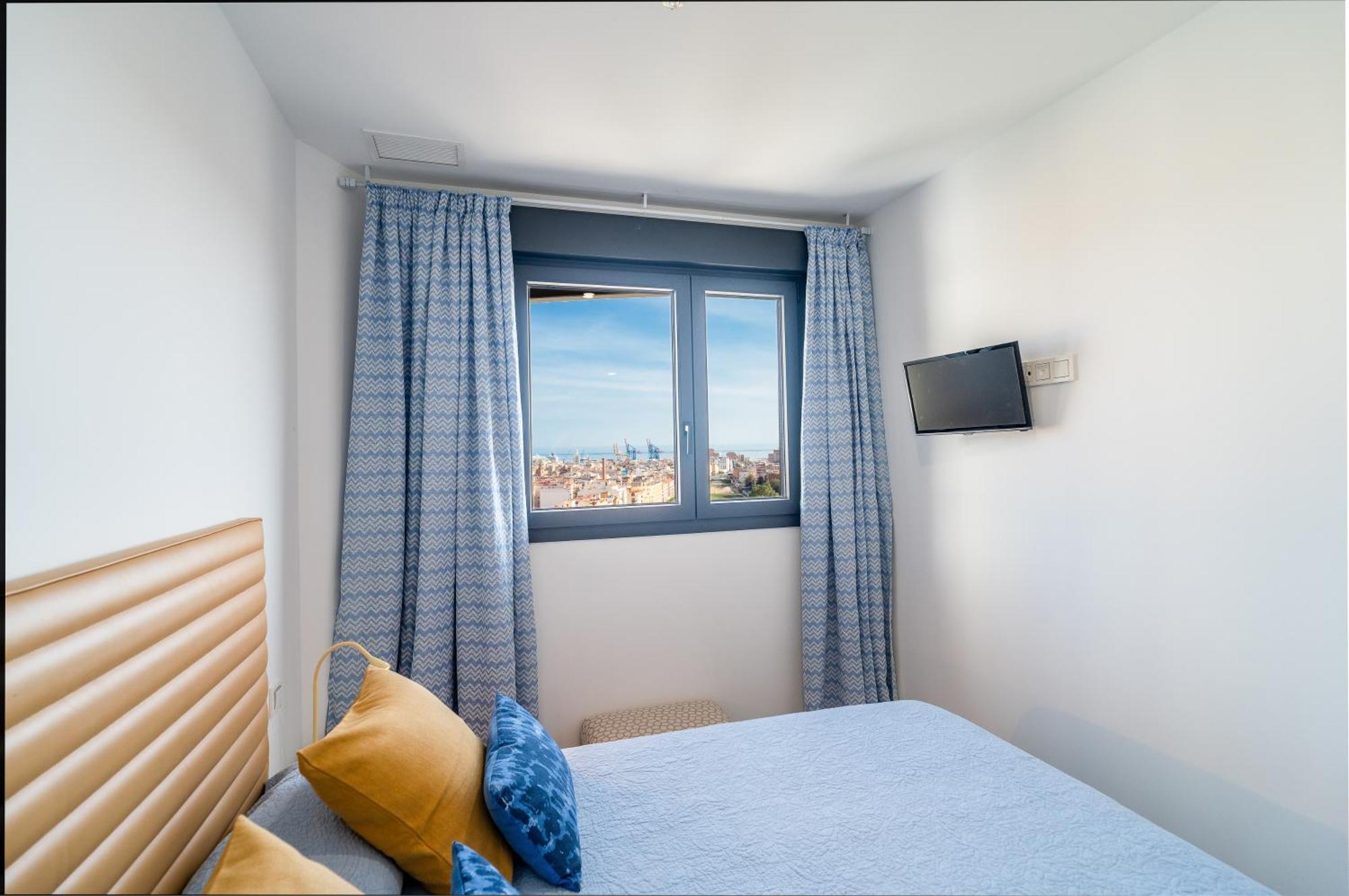 Апартаменти Malaga Tower View Екстер'єр фото